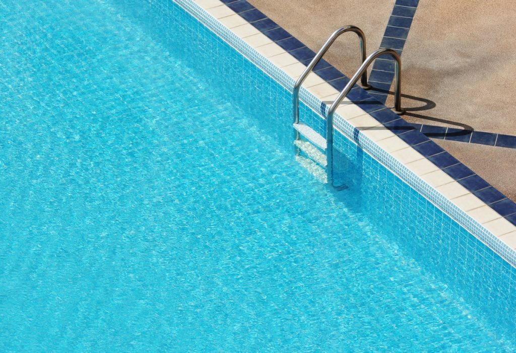 Descubre la importancia de la impermeabilización de piscinas - Diseyco