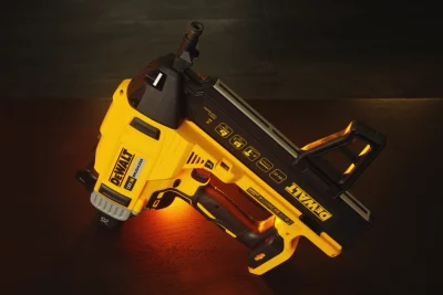 Clavadora DeWALT DCN890N Brushless XR 18V - Diseyco