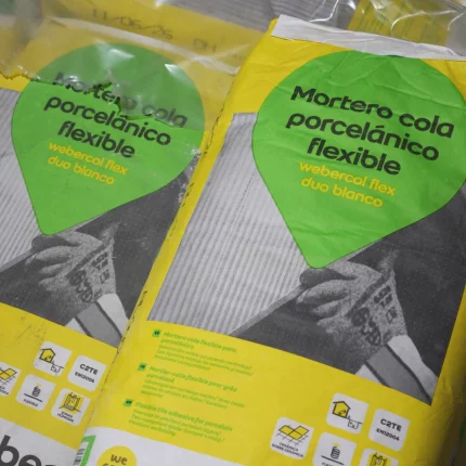 Sacos de 25kg de Mortero porcelánico flexible weber